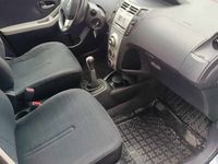 używany Toyota Yaris Sprzedam2