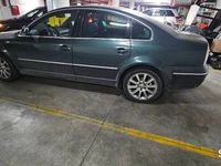 Używany VW Passat 2004 Zielony Sedan/Limuzyna