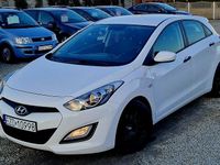 Używany Hyundai i30 99 KM (72 kW) 2014 Biały (metalik) Hatchback