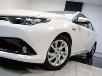używany Toyota Auris Hybrid 1.8dm 99KM 2017r. 204 000km