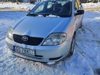 używany Toyota Corolla sedan benzynka mały przebieg