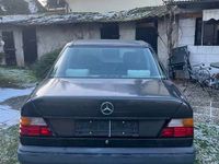 używany Mercedes E260 W 124