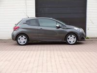 używany Peugeot 208 1.2dm 83KM 2017r. 78 000km