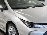 Używany Toyota Corolla Comfort 122 KM (89 kW) 2021 Srebrny Sedan/Limuzyna