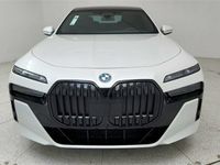 używany BMW 760 4.4dm 536KM 2023r. 19 330km