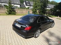 używany Mercedes C300 w205 zadbany i bogato wyposażony