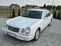 używany Mercedes E280 8 Benzyna