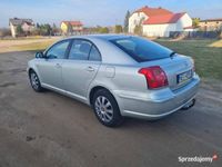 używany Toyota Avensis 