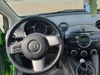 Używany Mazda 2 2009 Zielony Hatchback