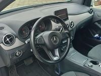 Używany Mercedes A180 109 KM (80 kW) 2015 Biały Hatchback