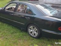 używany Mercedes E320 W2102 CDI Avantgarde 1999