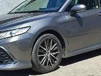 Używany Toyota Camry Executive 178 KM (130 kW) 2022 Szary Sedan/Limuzyna
