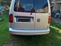 Używany VW Caddy Maxi 2018 Srebrny Minivan