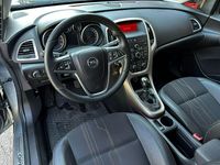 Używany Opel Astra 140 KM (102 kW) 2012 Szary (metalik) Hatchback