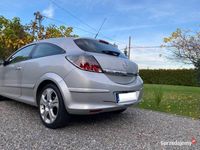 używany Opel Astra GTC Astra Hbenzyna srebrny stan bdb