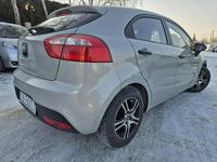 Używany Kia Rio 2013 Szary Hatchback