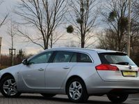 Używany Opel Insignia 131 KM (96 kW) 2010 Srebrny metalik (metallic) Sedan/Limuzyna