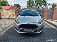 Używany Ford Fiesta 2016 Srebrny Hatchback
