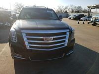 używany Cadillac Escalade 6.2dm 420KM 2016r. 120 000km