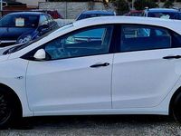 Używany Hyundai i30 99 KM (72 kW) 2014 Biały (metalik) Hatchback