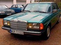 Używany Mercedes 240 1983