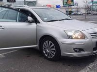 używany Toyota Avensis 