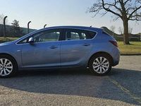 Używany Opel Astra 160 KM (117 kW) 2010 Niebieski Hatchback