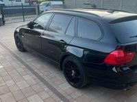 Używany BMW 320 2010 Czarny Kombi