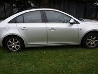 używany Chevrolet Cruze samochód z mocnym silnikiem. Gwarancja