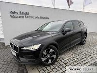 Używany Volvo V60 CC 197 KM (144 kW) 2024 Czarny Kombi