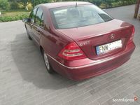 używany Mercedes C180 benzyna salon Polska