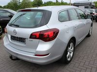 używany Opel Astra 1.7dm 125KM 2011r. 174 000km