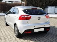 Używany Kia Rio 109 KM (80 kW) 2012 Srebrny Hatchback