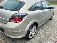 używany Opel Astra GTC 1.6 benzyna 2005 rok