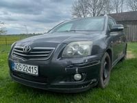 używany Toyota Avensis 