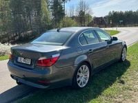 Używany BMW 520 2004 Srebrny Sedan/Limuzyna