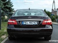 Używany Mercedes E200 2009 Brązowy Sedan/Limuzyna
