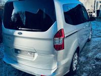 Używany Ford Courier 2019 Srebrny Minivan