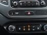 Używany Kia Carens 135 KM (99 kW) 2016 Biały Minivan