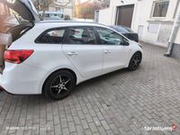 Używany Kia Ceed 90 KM (66 kW) 2013 Biały Hatchback