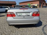 używany Mercedes CLK230 2.3dm 197KM 2000r. 272 761km