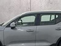 Używany Volvo XC40 Core 163 KM (119 kW) 2022 Niebieski SUV