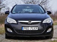 Używany Opel Astra Cosmo 2012 Czarny Sedan/Limuzyna