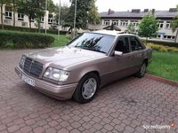 Używany Mercedes E250 1994 Inny kolor Sedan/Limuzyna
