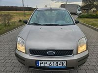 Używany Ford Fusion 80 KM (58 kW) 2004 Beżowy (metalik) Sedan/Limuzyna