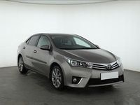 Używany Toyota Corolla 132 KM (97 kW) 2015 Srebrny Sedan/Limuzyna