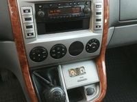 Używany Kia Carnival 2004 Srebrny Minivan