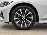 używany BMW 320 d xDrive Touring