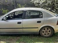 używany Opel Astra na gwincie 99r uszkodzona