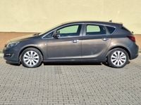 Używany Opel Astra Cosmo 100 KM (73 kW) 2013 Inny (metalik) Hatchback